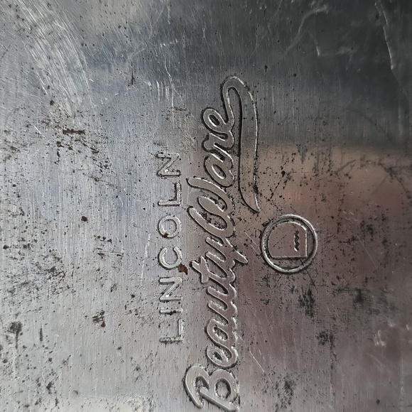 Vinatge Lincoln Beautyware Stainless Steel Tea Canister with Black Lid - Picture 5 of 7